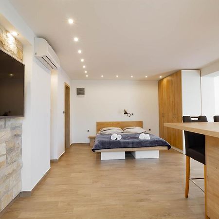 Apartments Marinici Rijeka Buitenkant foto